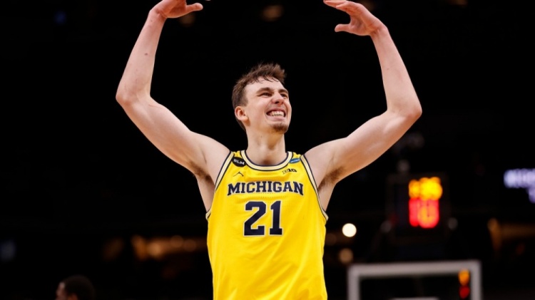 场馆顶部的 场馆顶部的