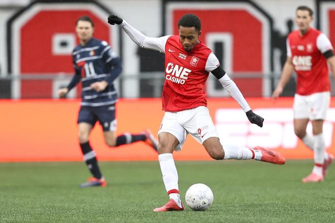 防守强度更 防守强度更