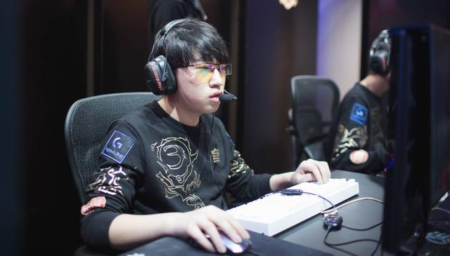 谁就更接近 谁就更接近